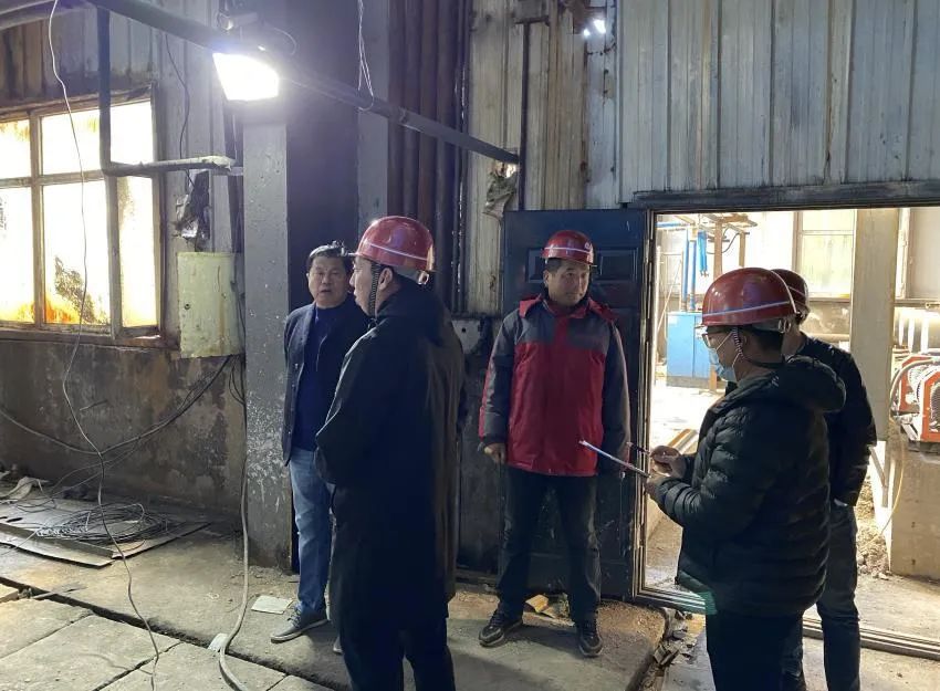 長白山生態(tài)環(huán)境局開展供熱鍋爐錯(cuò)峰起爐工作專項(xiàng)檢查